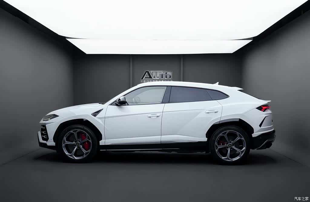 Lamborghini Urus, 2019 3