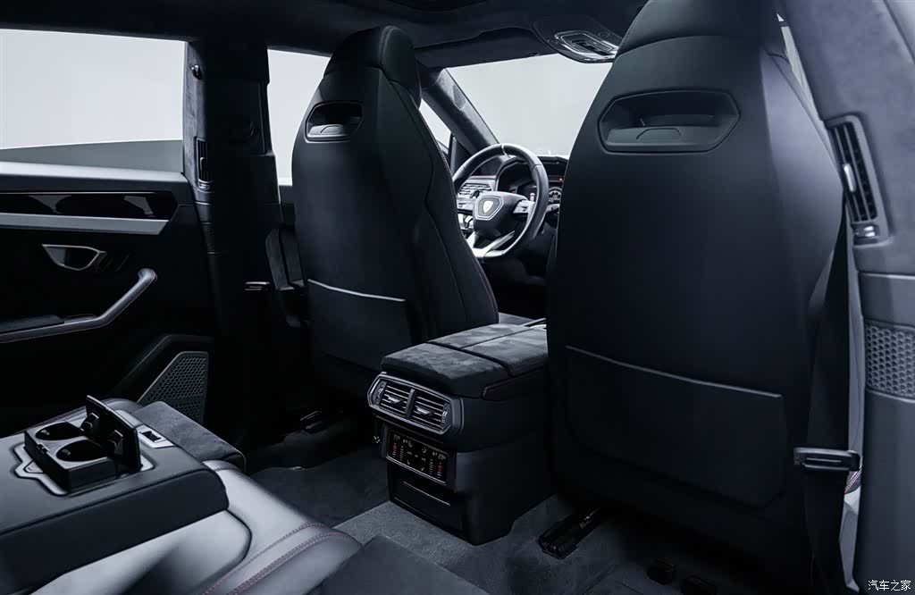 Lamborghini Urus, 2019 23