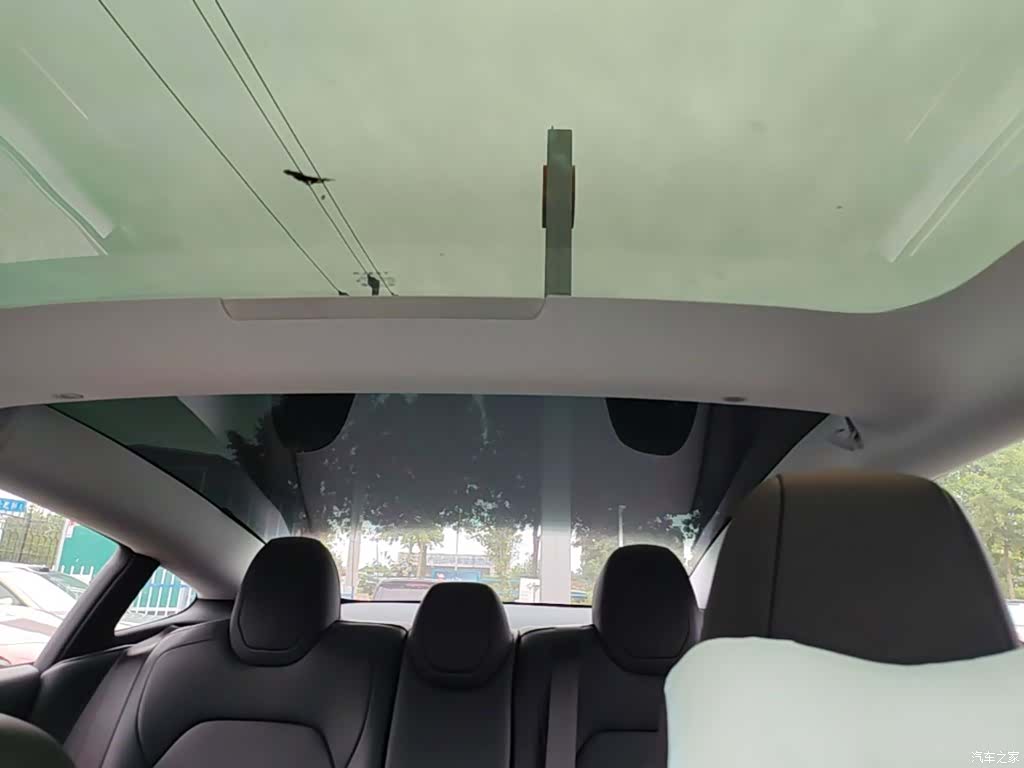 Tesla Model 3, 2024 18