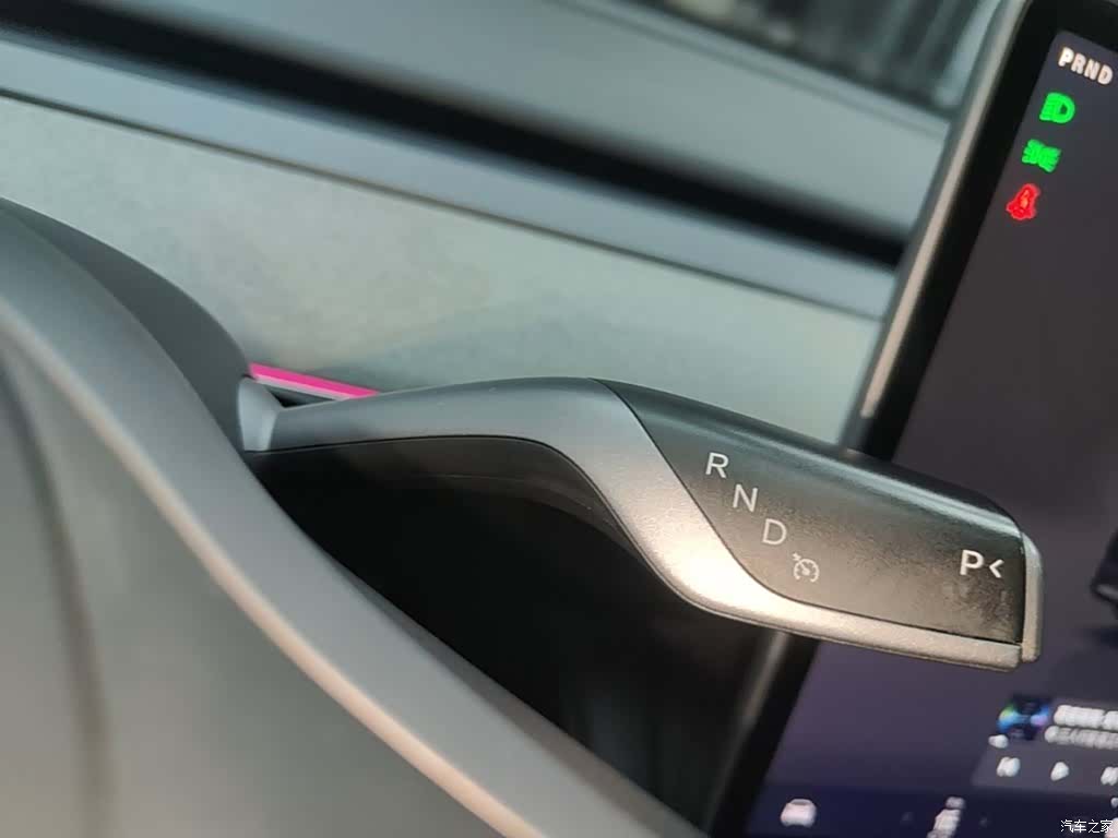 Tesla Model Y, 2024 14