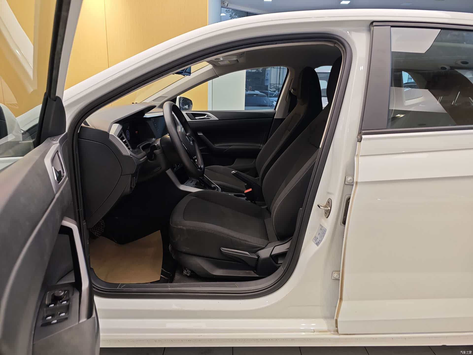 Volkswagen Polo, 2023 13