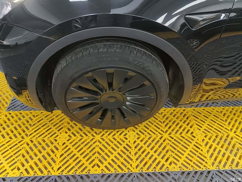Tesla Model Y, 2024 23
