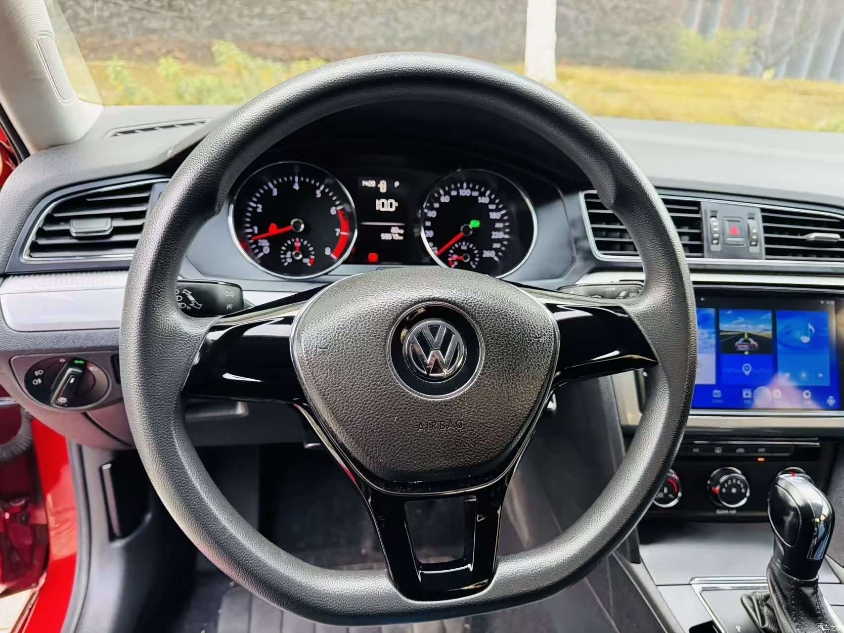 Volkswagen Lamando, 2015 15