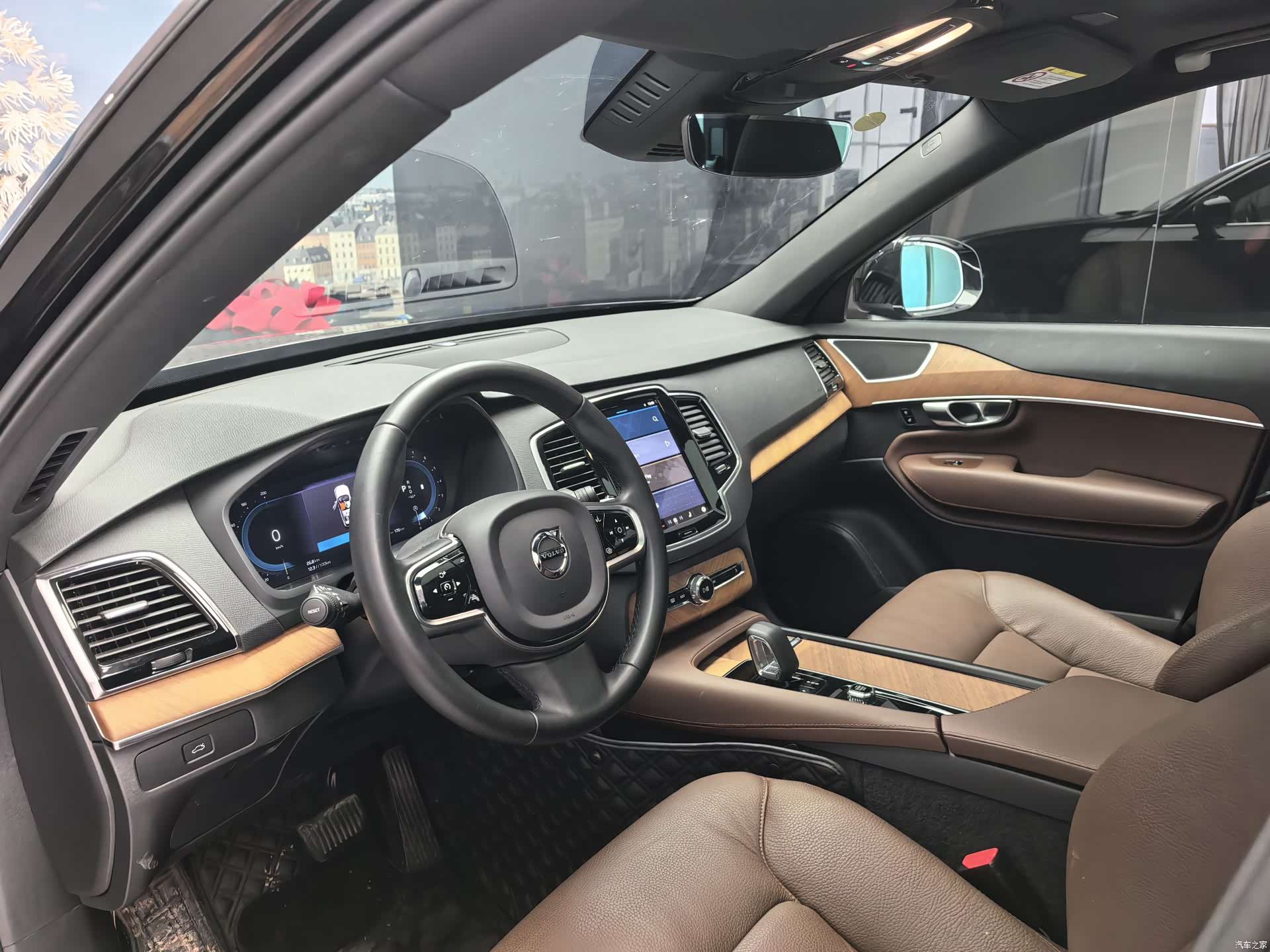 Volvo XC90, 2025 4