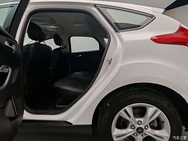 Ford Focus, 2014 12