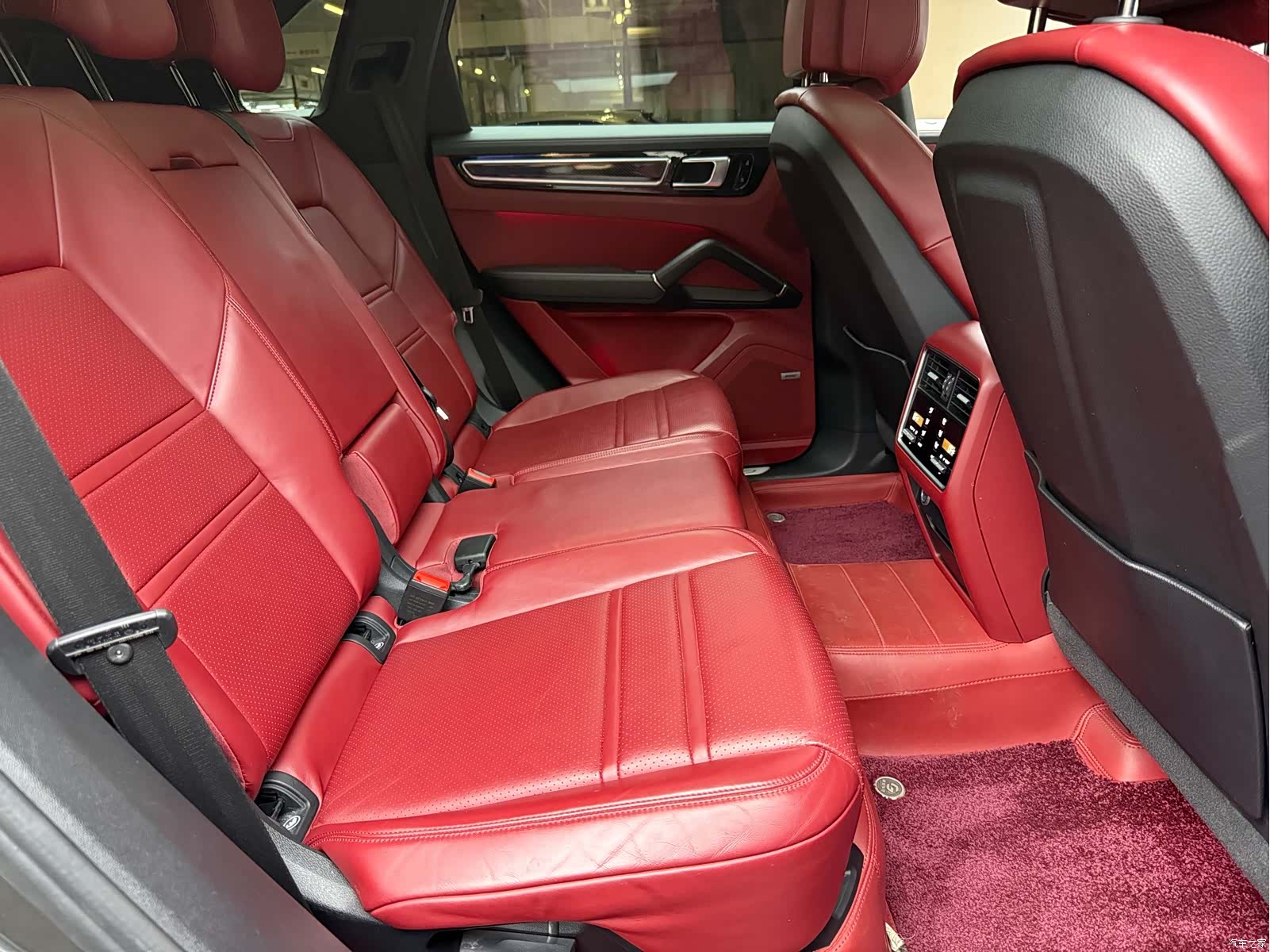Porsche Cayenne, 2022 все фото