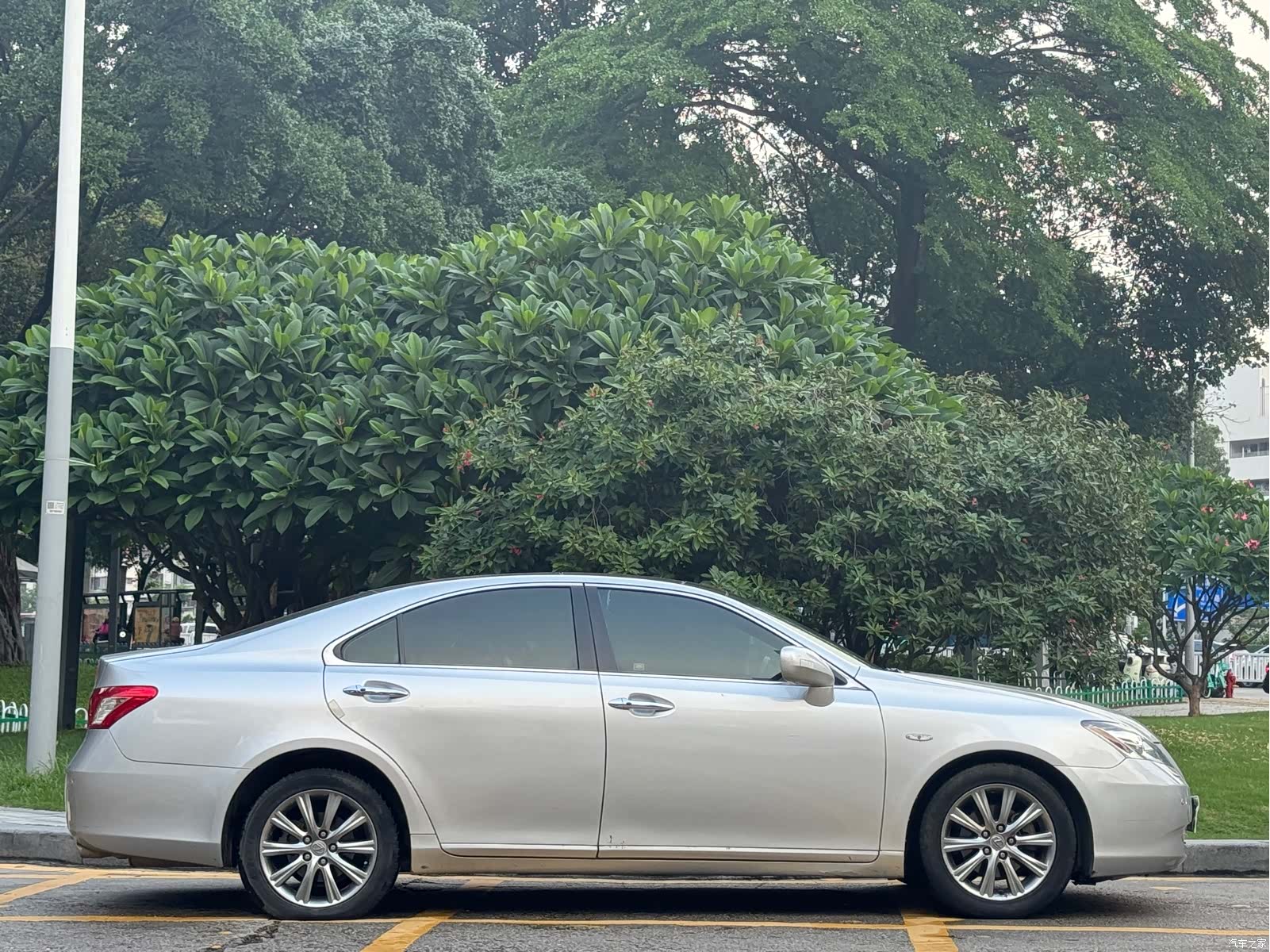 Lexus ES, 2009 4