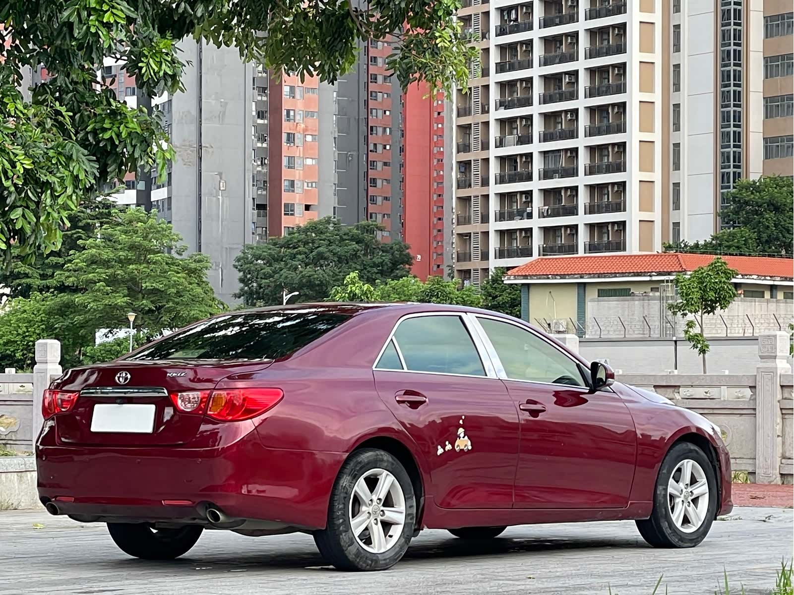 Toyota 2.5V, 2011 6