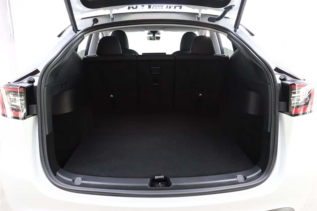 Tesla Model Y, 2022 25