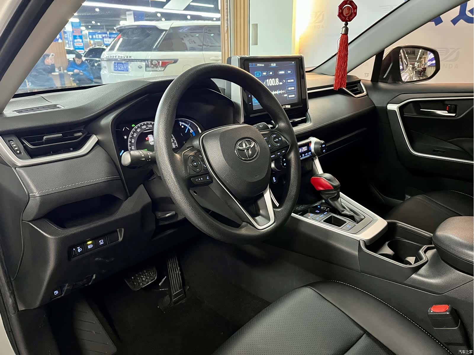 Toyota RAV4, 2021 9