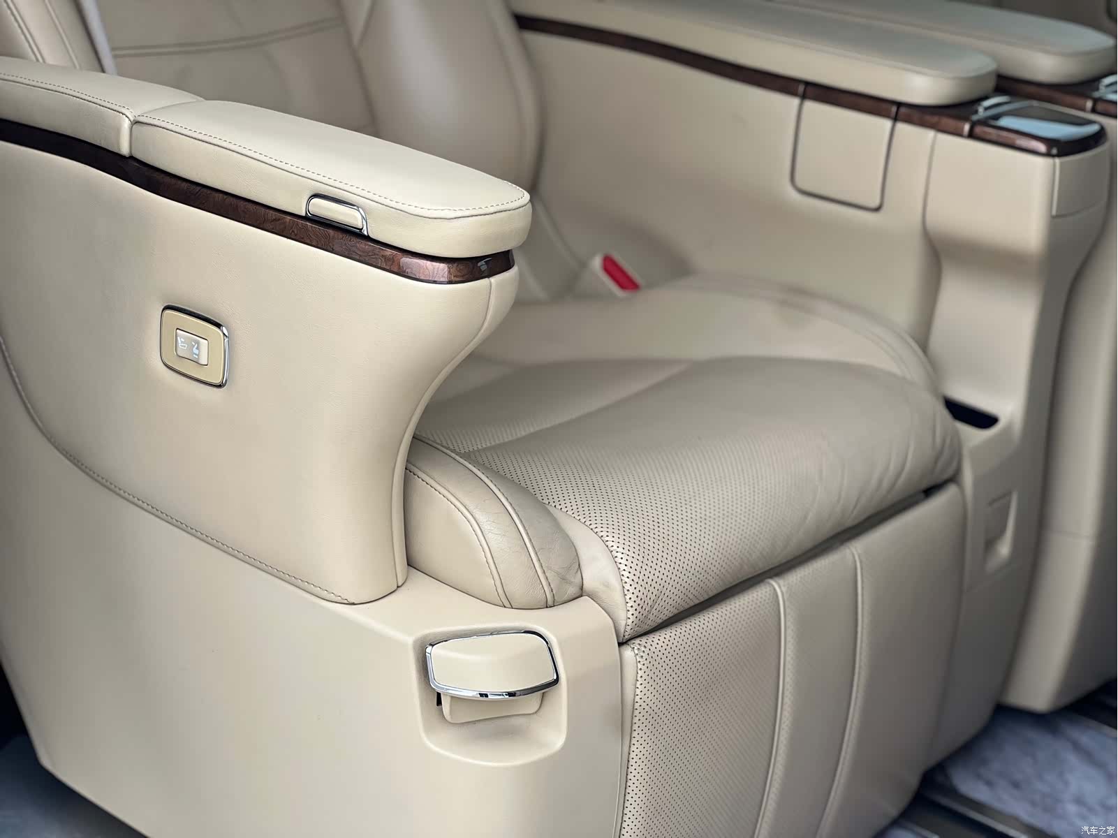 Toyota Alphard, 2017 7