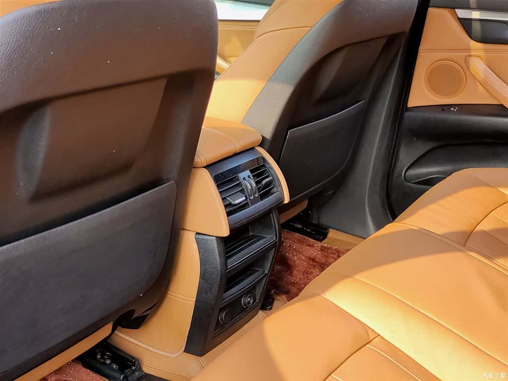 BMW X6, 2018 9