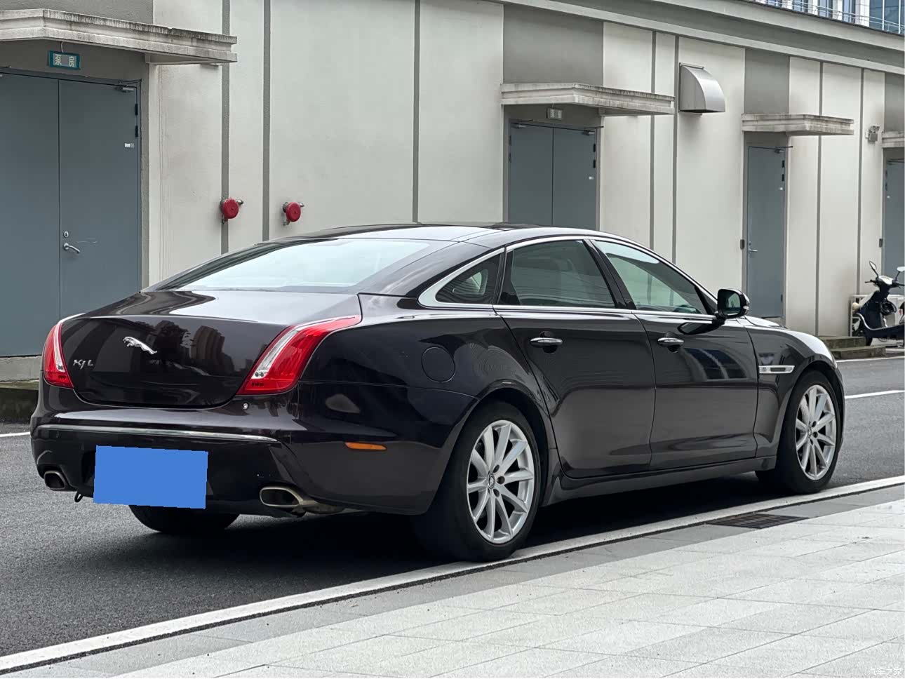 Jaguar XJ, 2012 6
