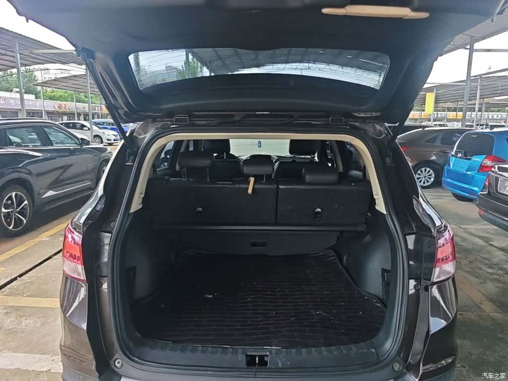 DongFeng AX7, 2015 19