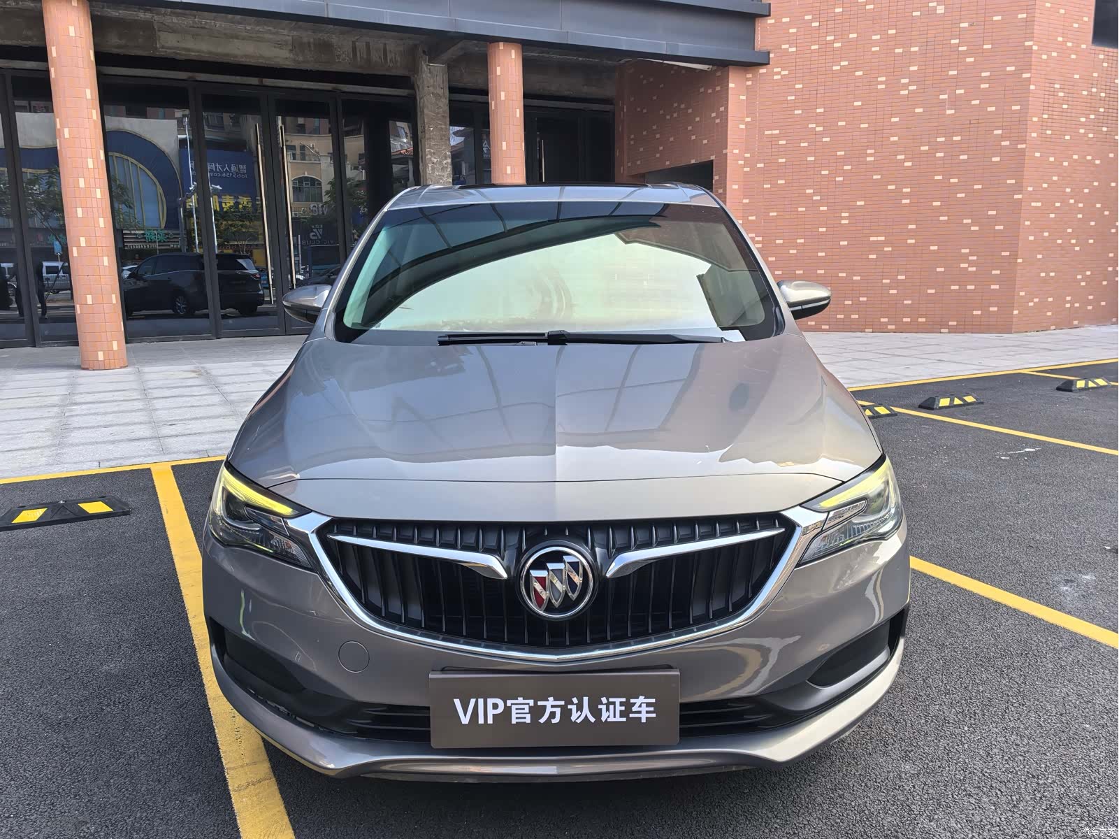 Buick GL6, 2018 3