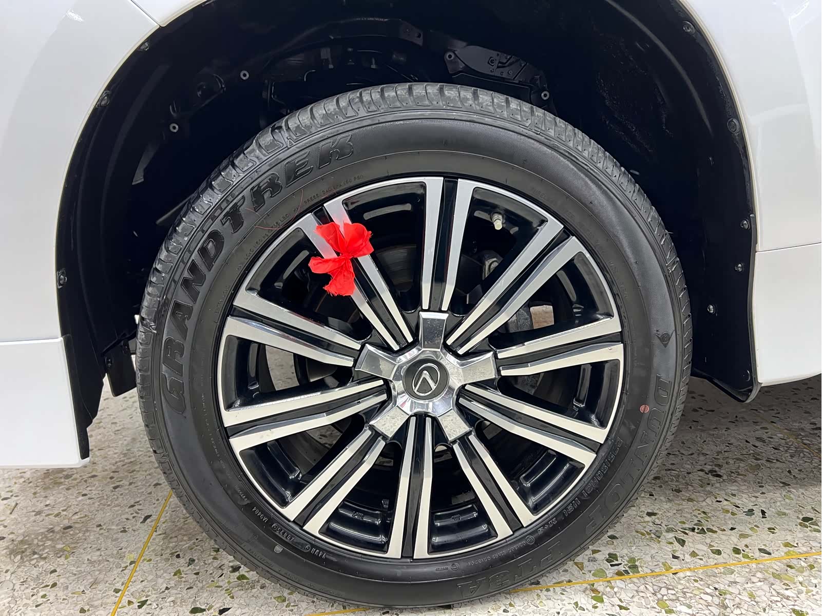 Lexus LX, 2018 12