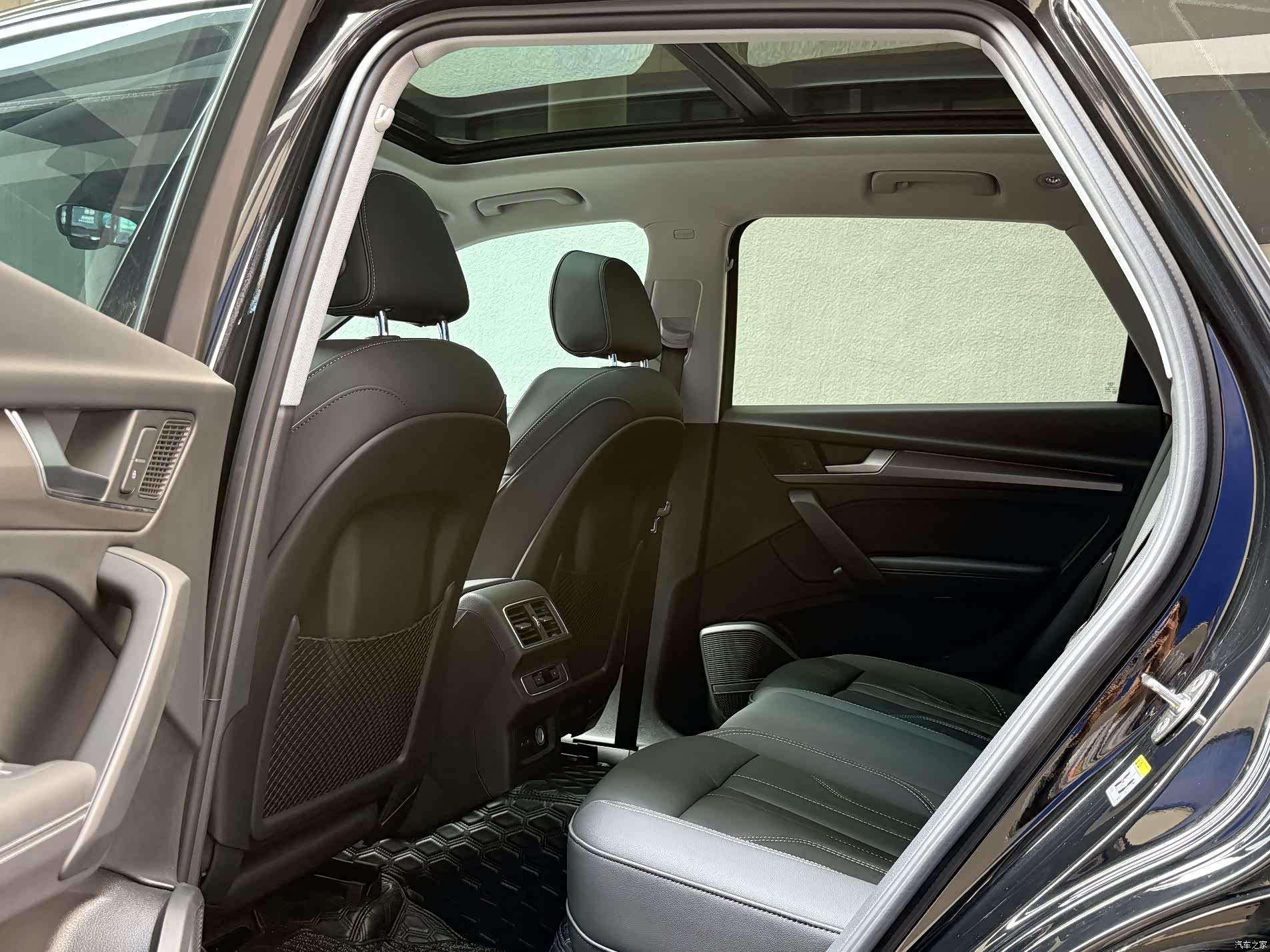 Audi Q5L, 2022 9