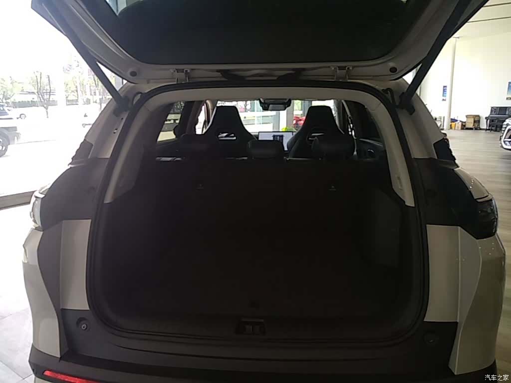 BYD HiAce, 2025 19