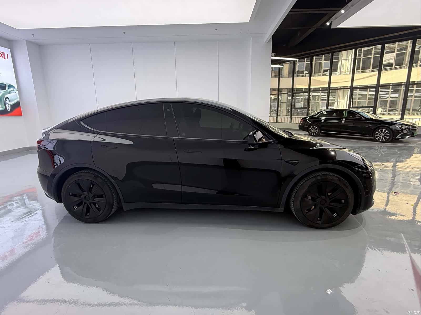 Tesla Model Y, 2023 12