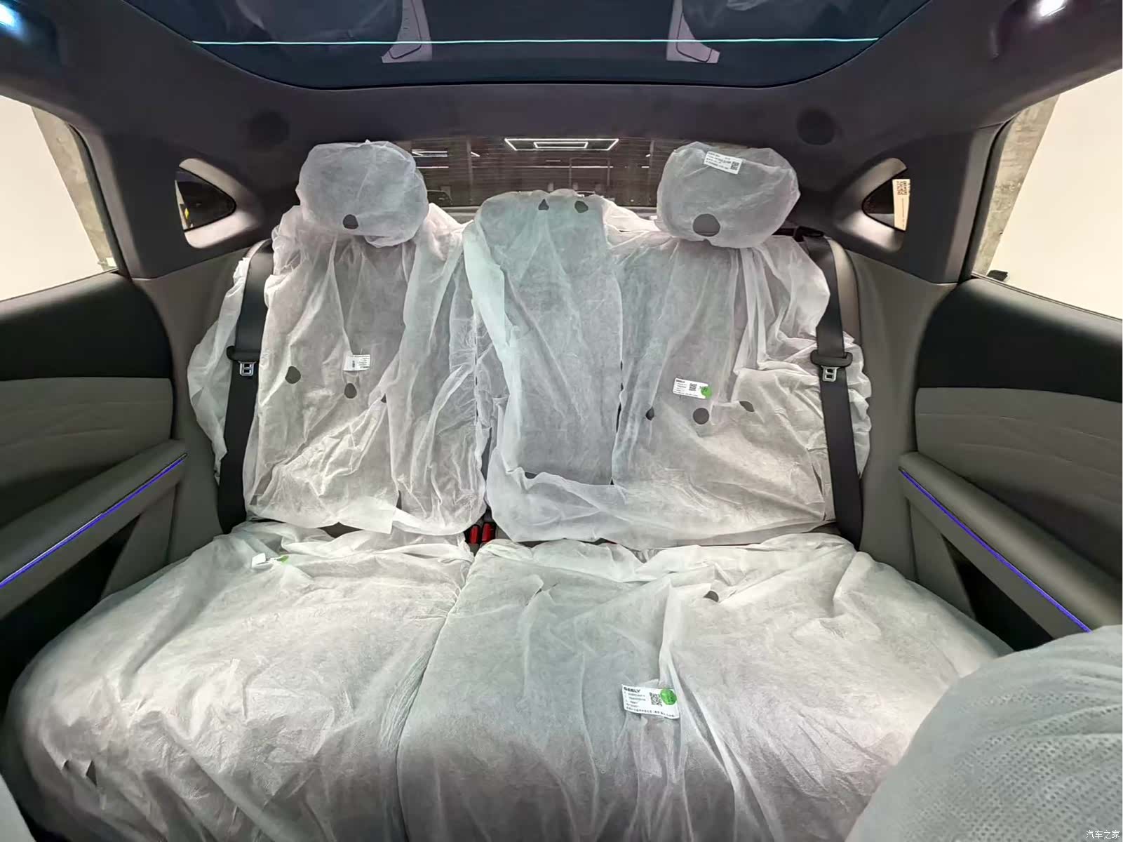 Geely 8, 2025 17