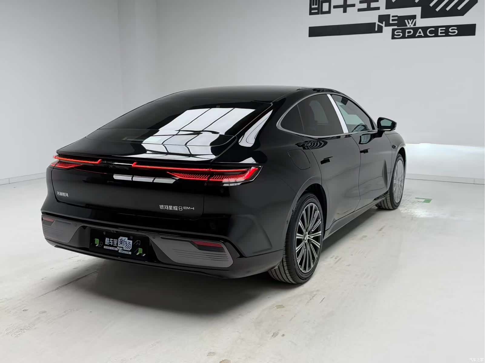 Geely 8, 2025 4
