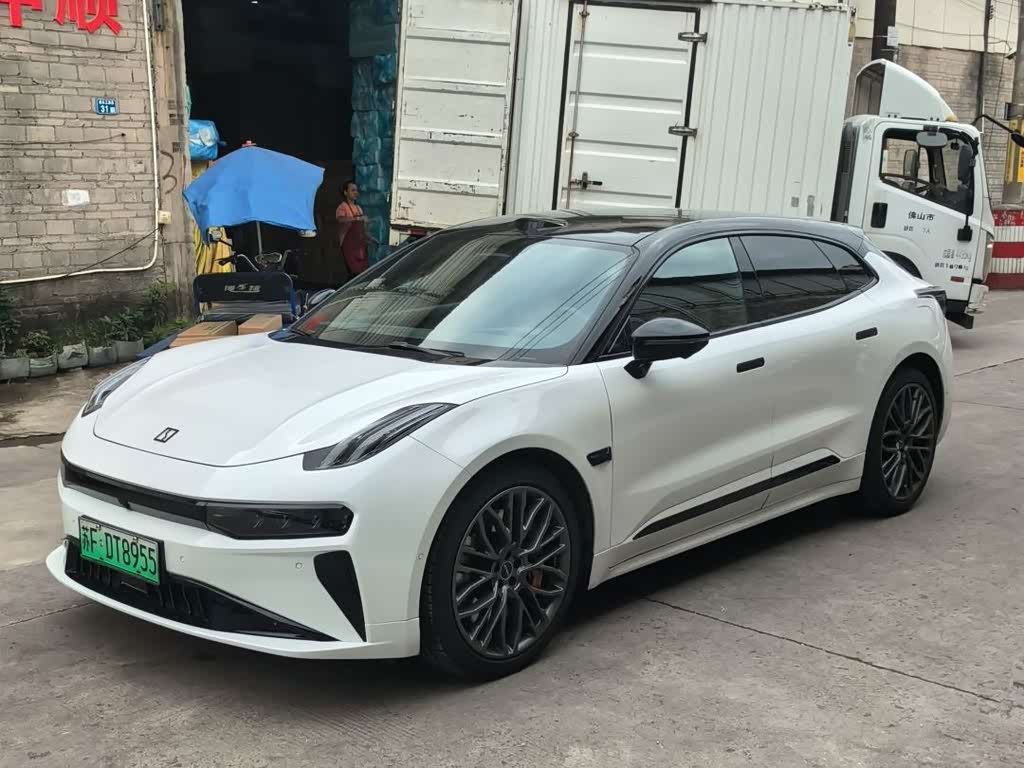 Zeekr 001