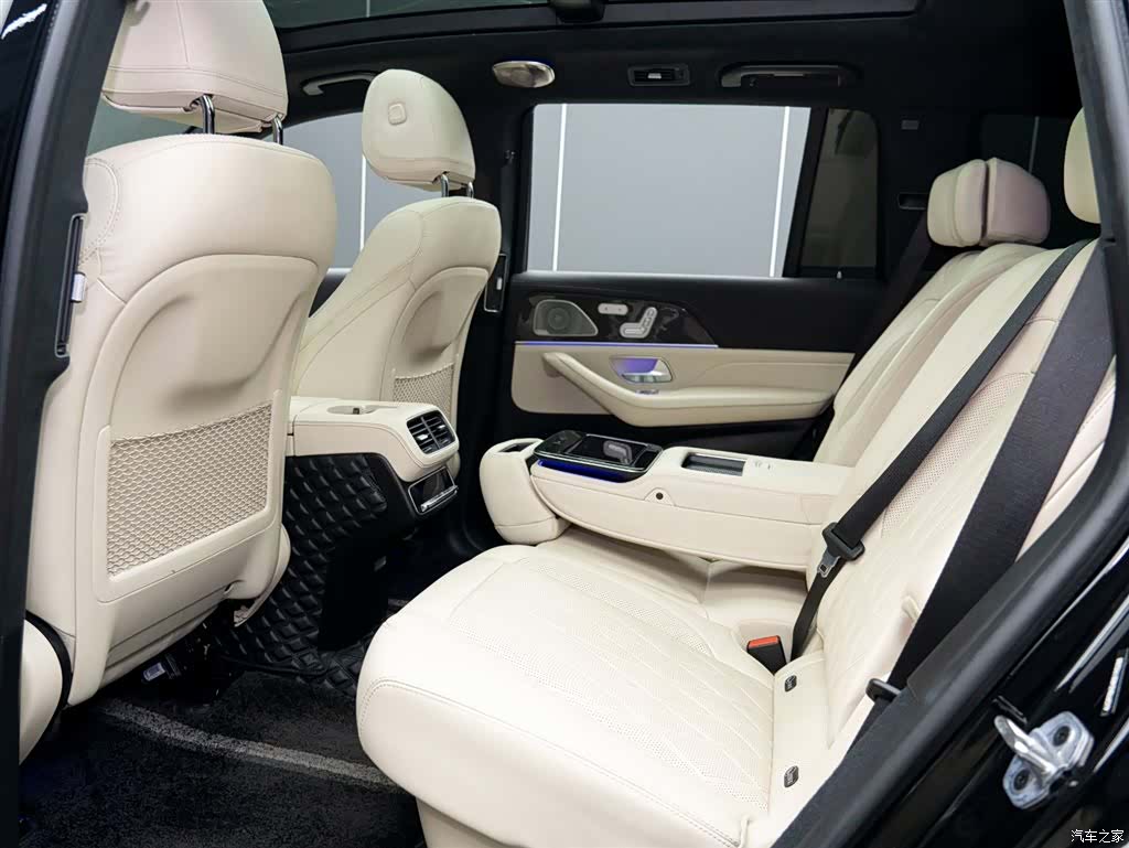 Mercedes-Benz GLS, 2025 11