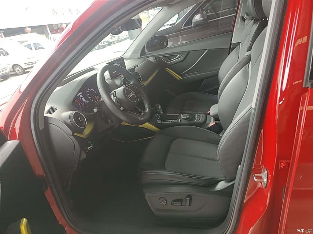 Audi Q2L, 2019 15
