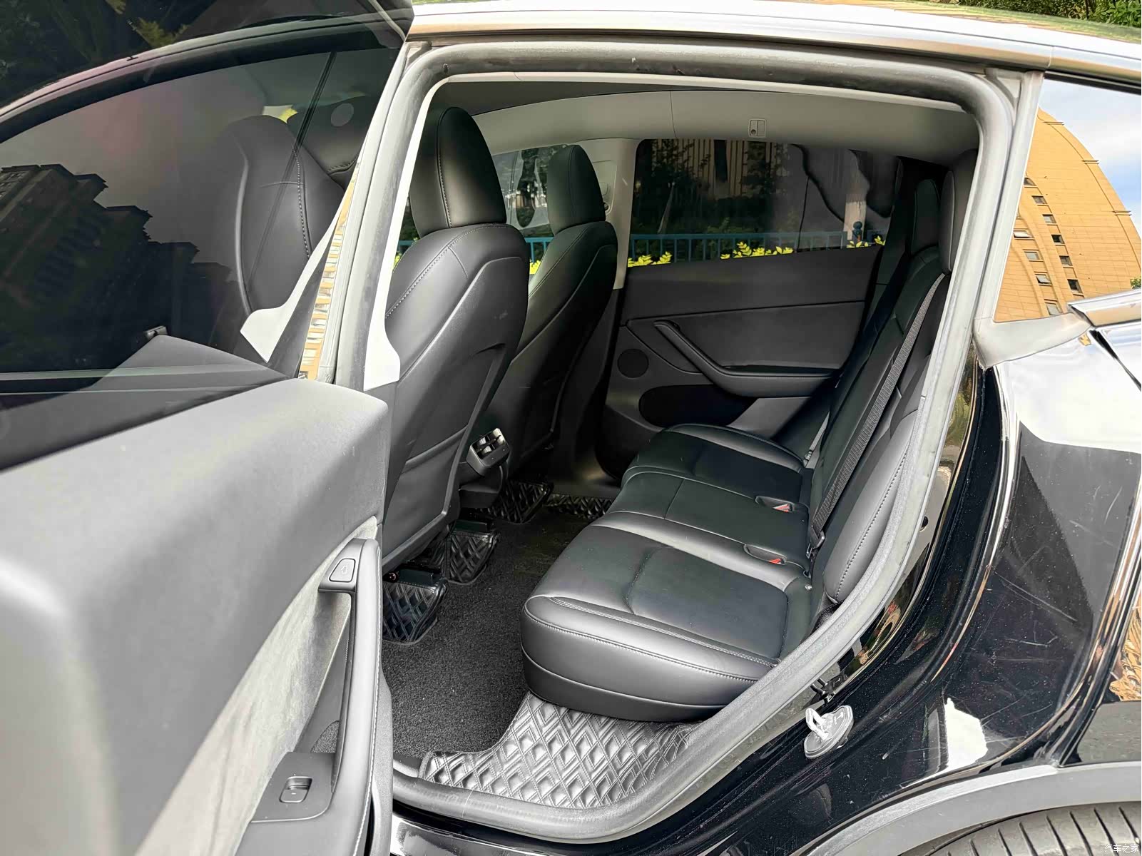 Tesla Model Y, 2023 8