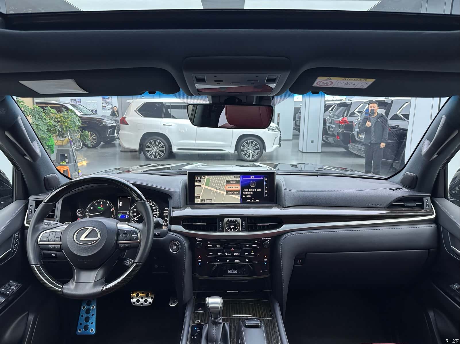 Lexus LX, 2023 4
