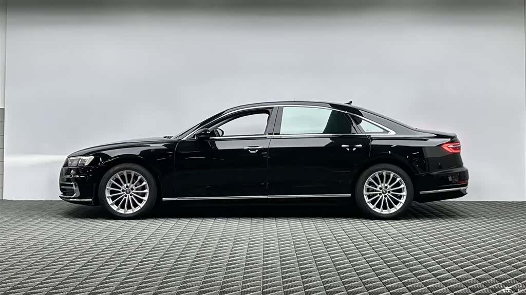 Audi A8L, 2020 4