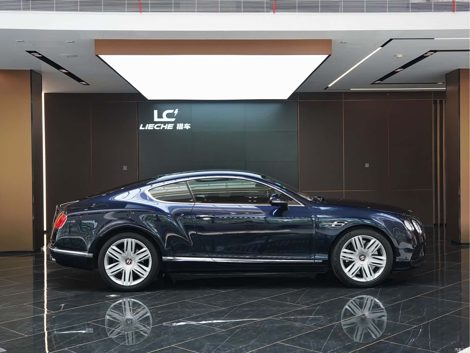 Bentley Continental GT, 2017 3