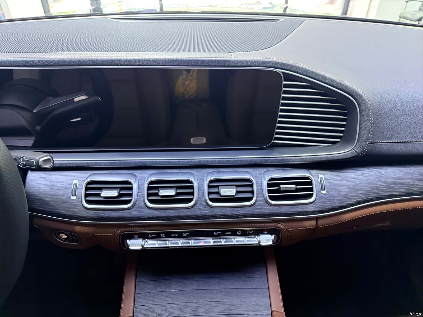 Mercedes-Benz GLS, 2025 17
