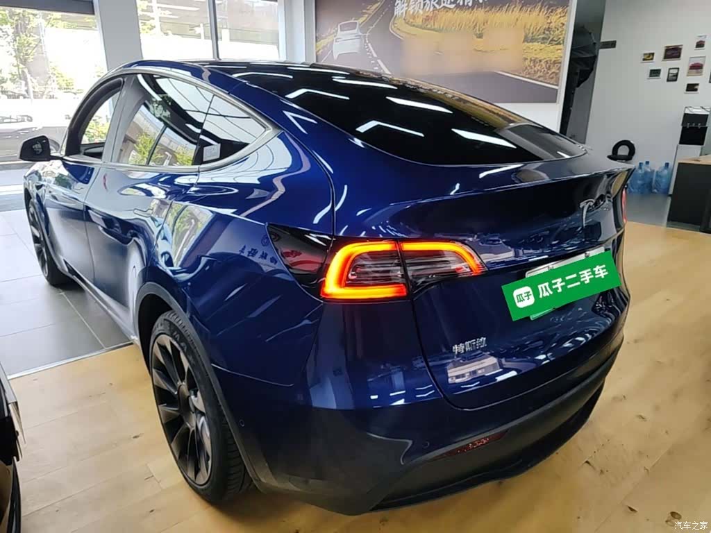 Tesla Model Y, 2023 23