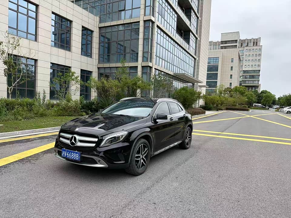 Mercedes-Benz GLA