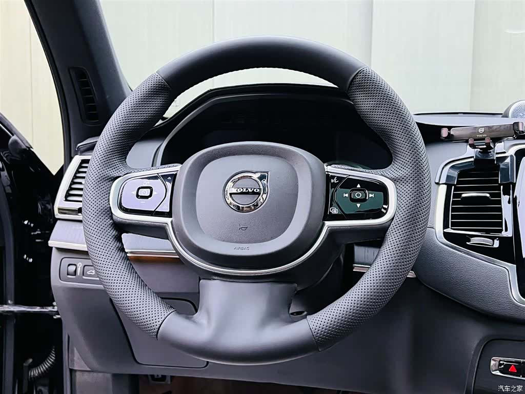 Volvo XC90, 2022 10