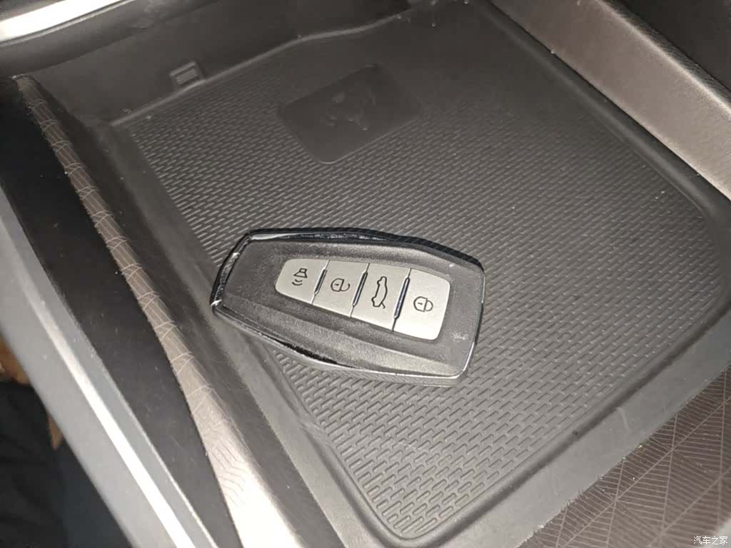 Geely Emgrand, 2022 9