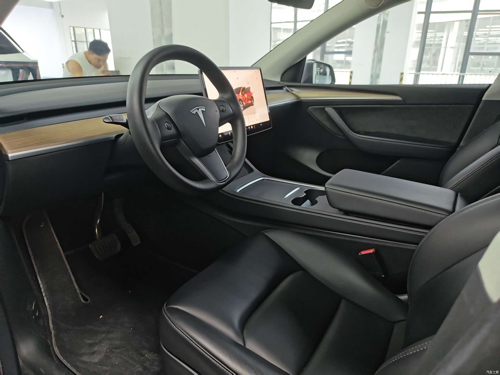Tesla Model Y, 2022 3