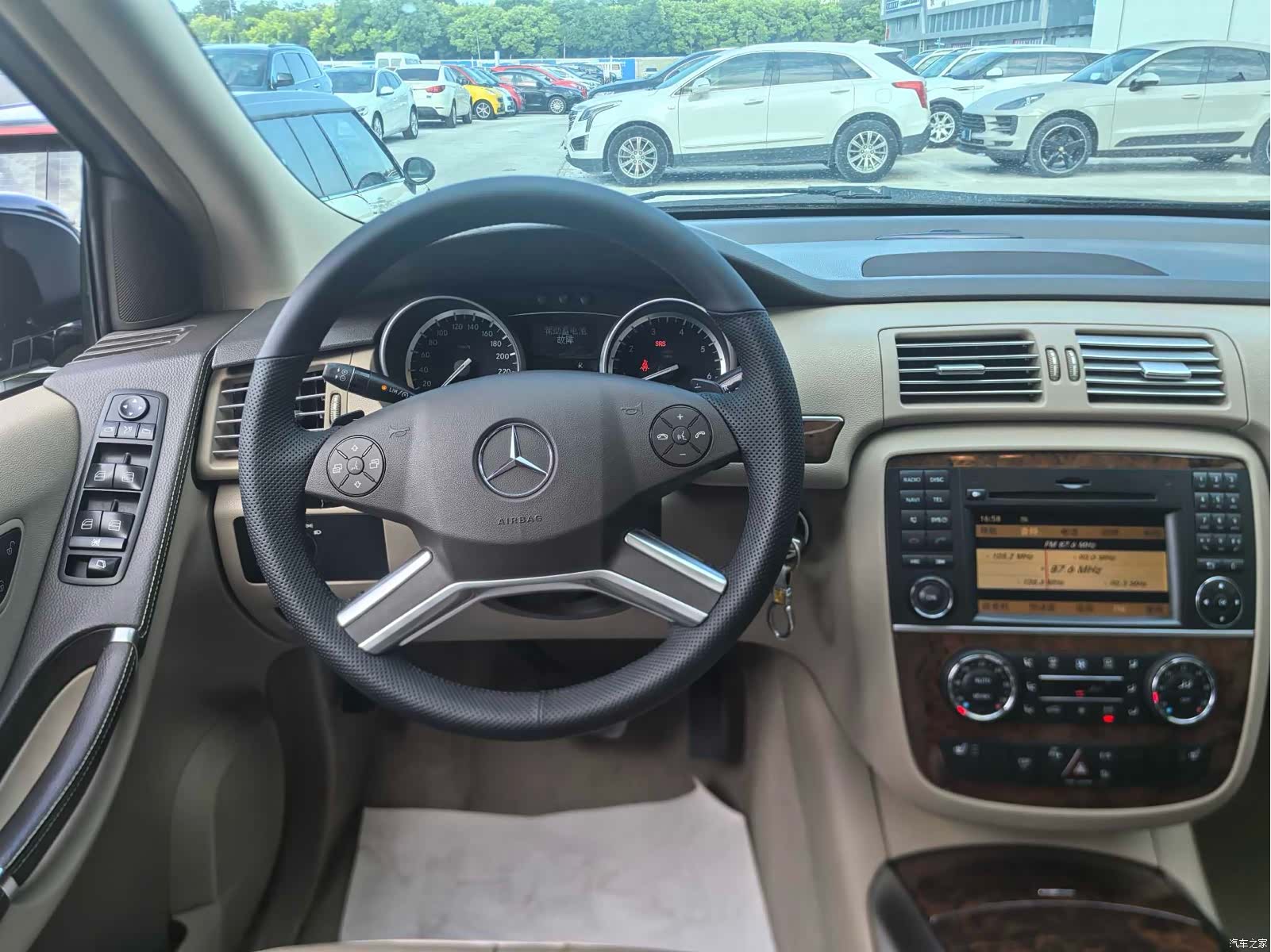 Mercedes-Benz R-Class, 2011 14