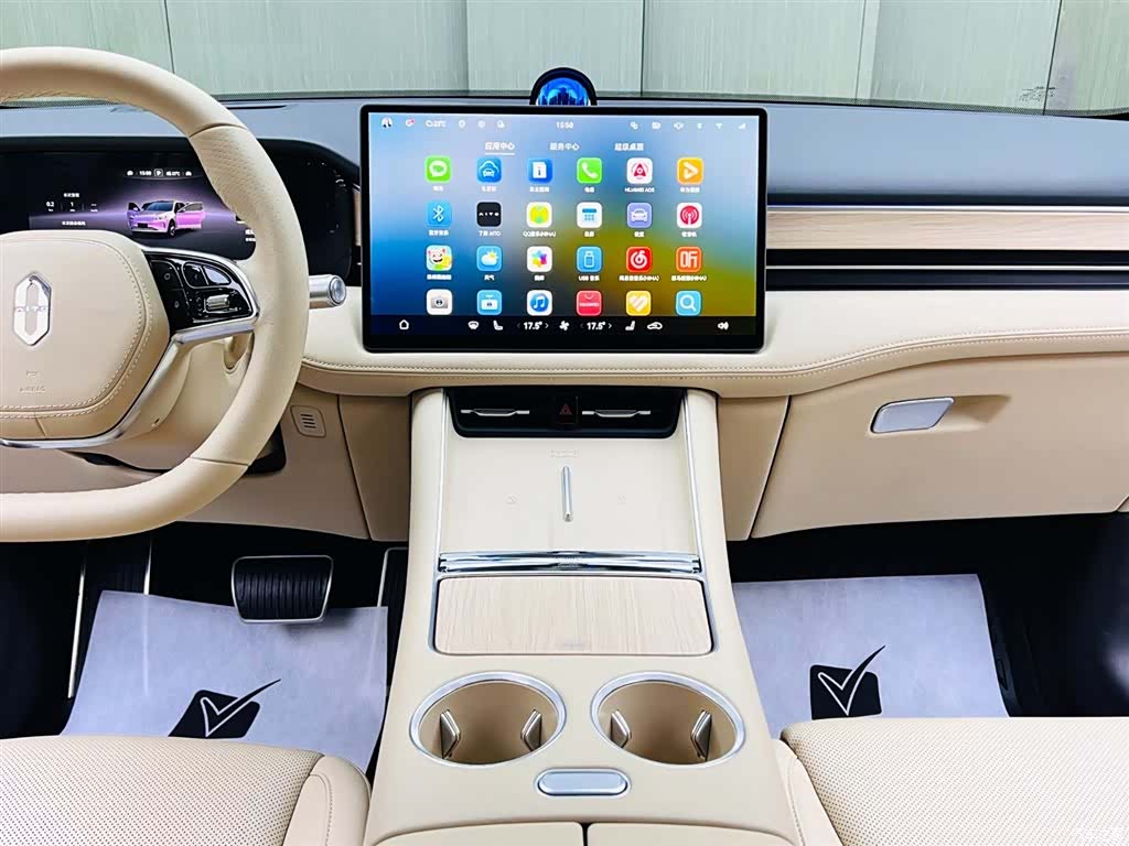 AITO M5, 2025 12
