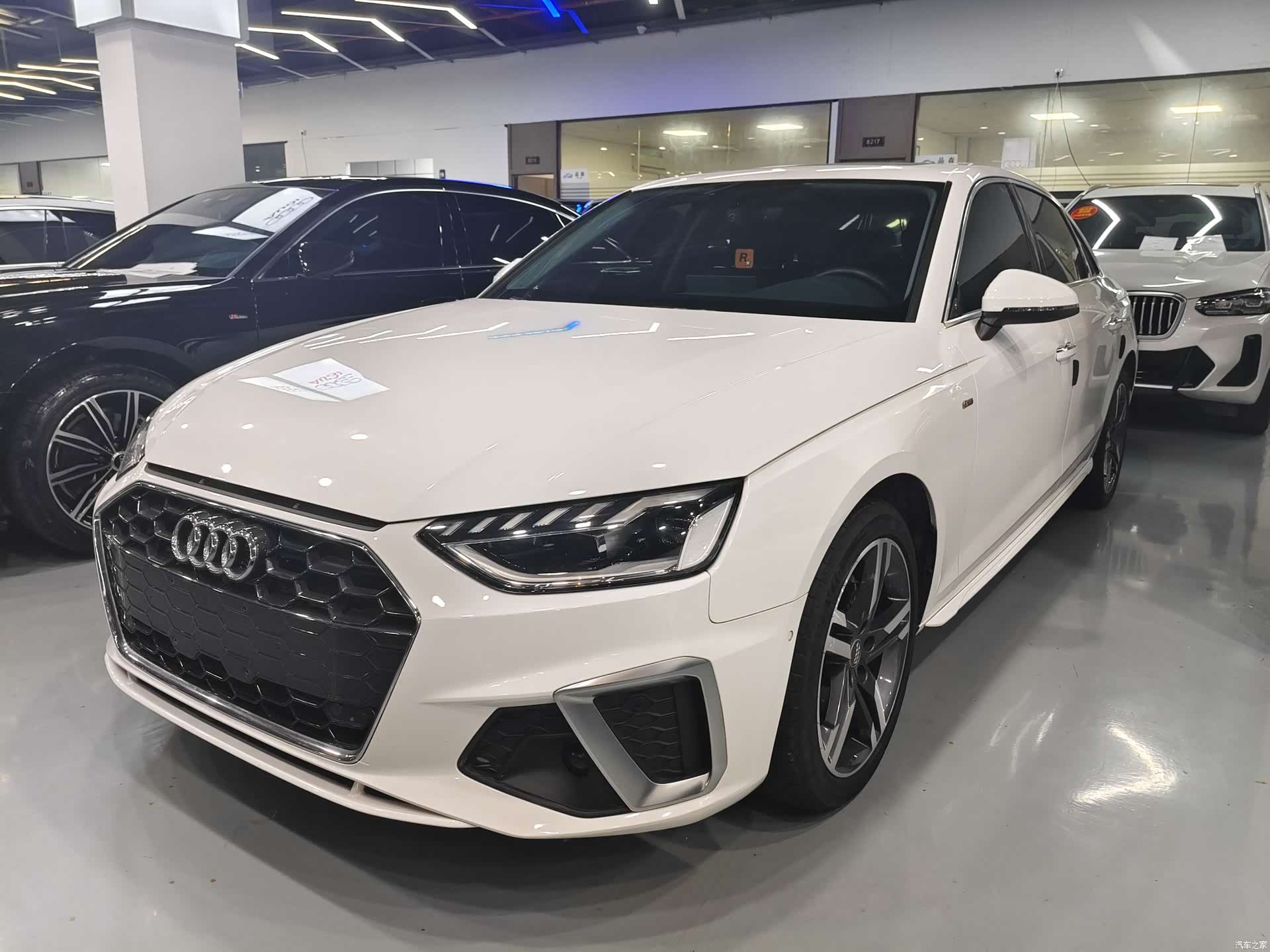 Audi A4L, 2021 1