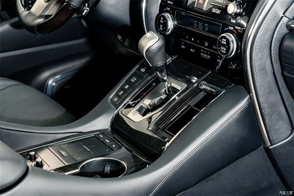 Lexus LM, 2023 22