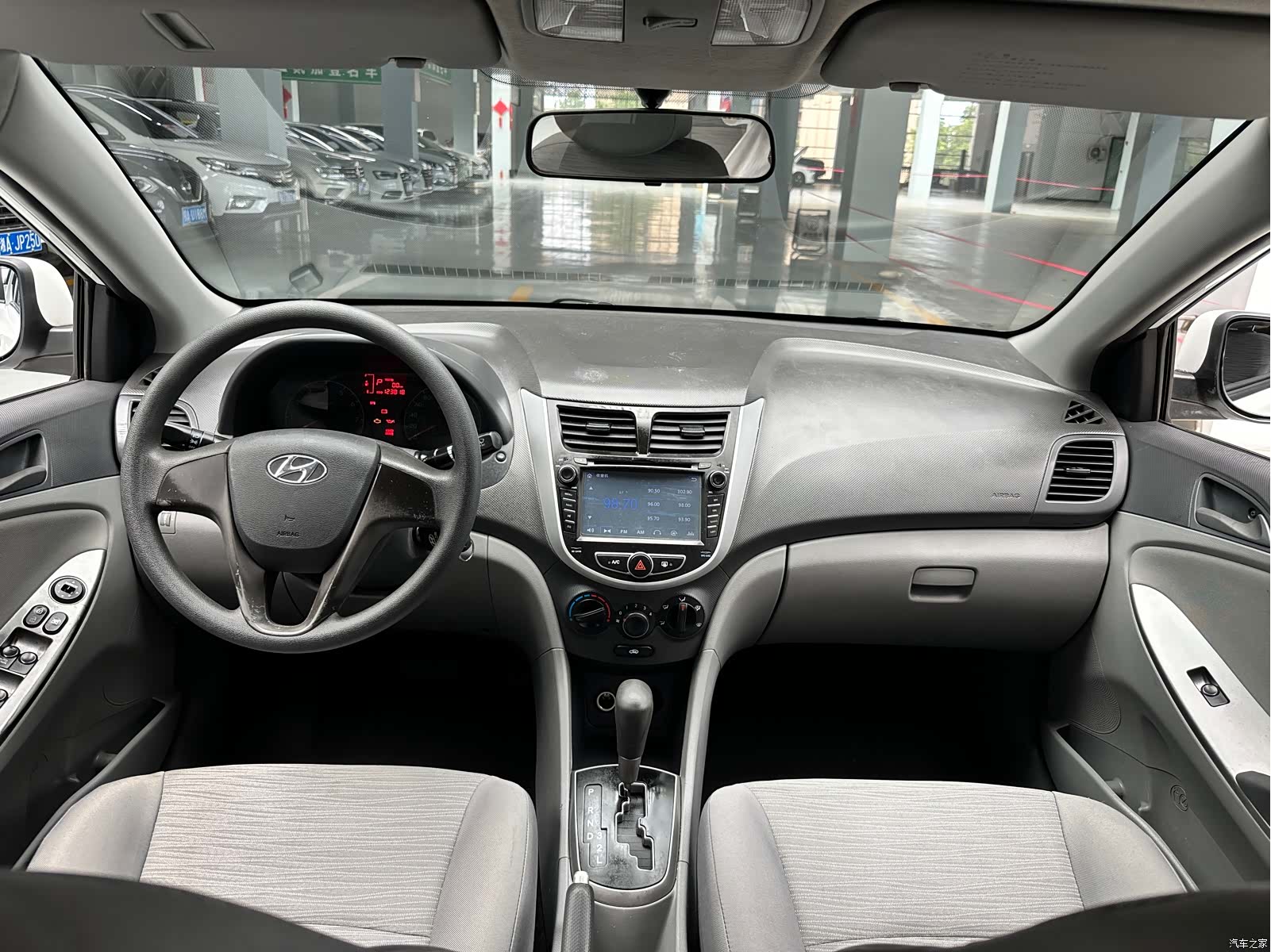 Hyundai GLS, 2016 10