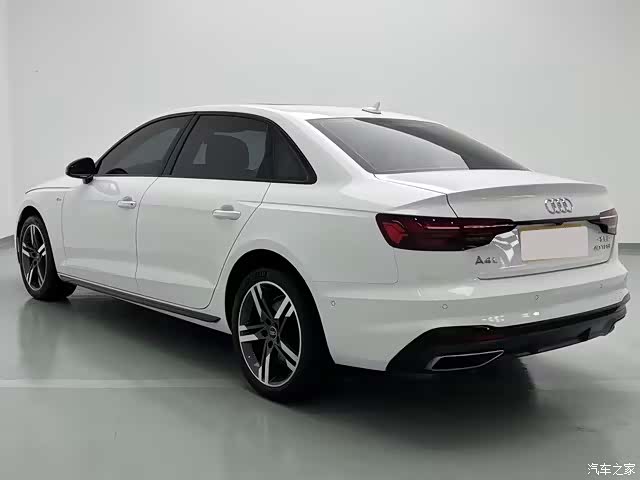 Audi A4L, 2023 все фото