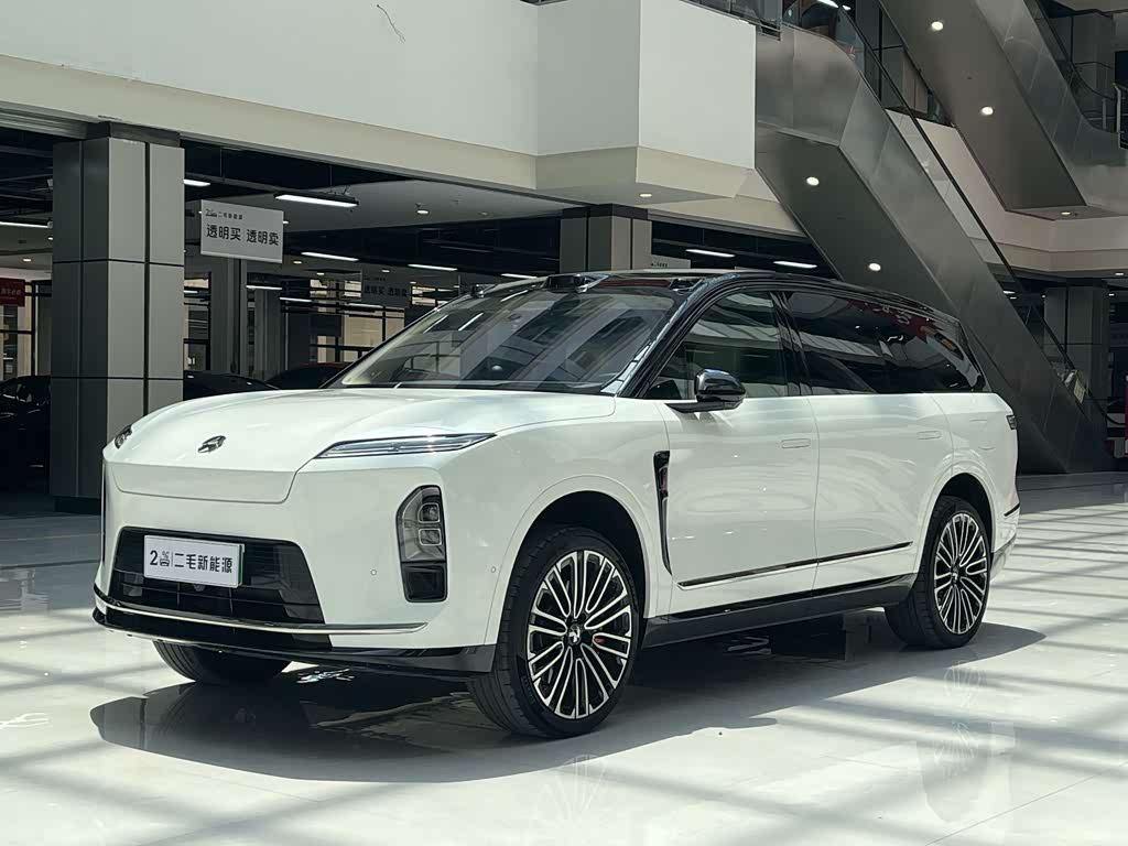 NIO ES8