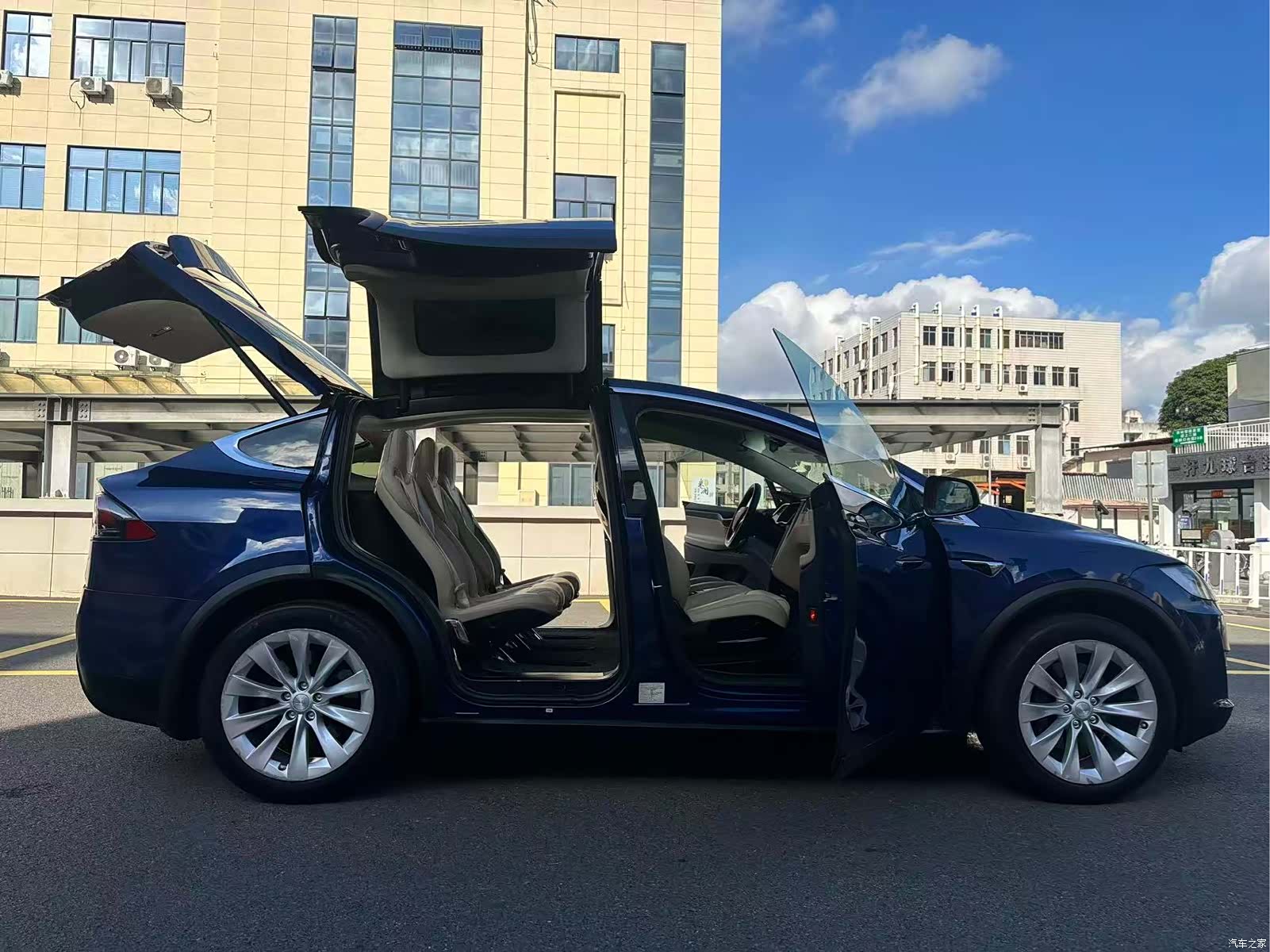 Tesla Model X, 2017 4