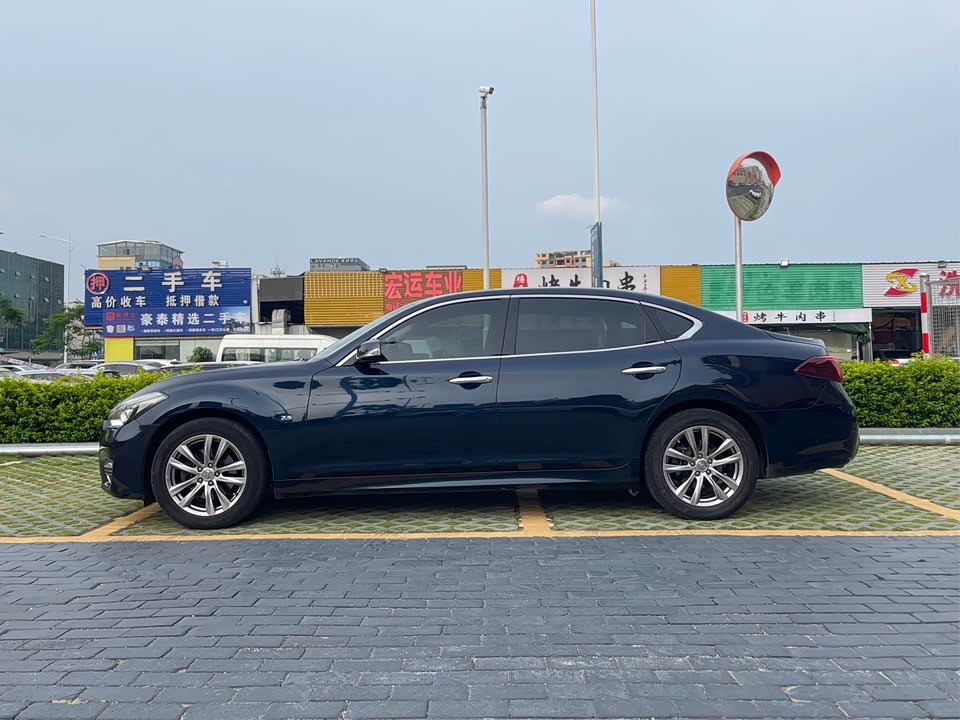 Infiniti Q70 Infiniti Q70