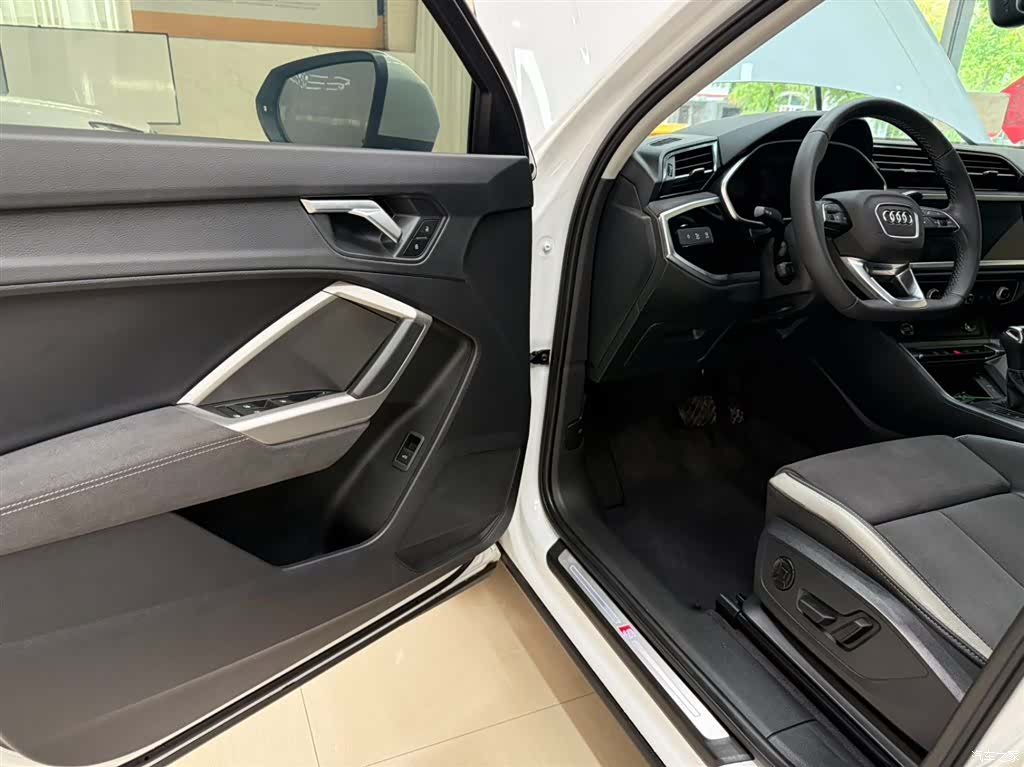 Audi Q3, 2023 8