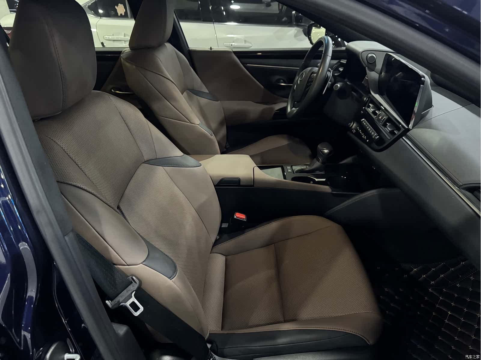 Lexus ES, 2023 7