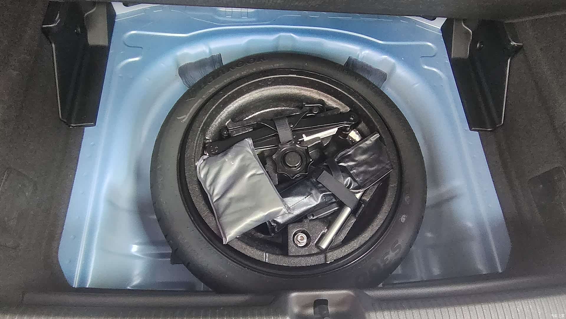 Audi Q2L, 2023 15